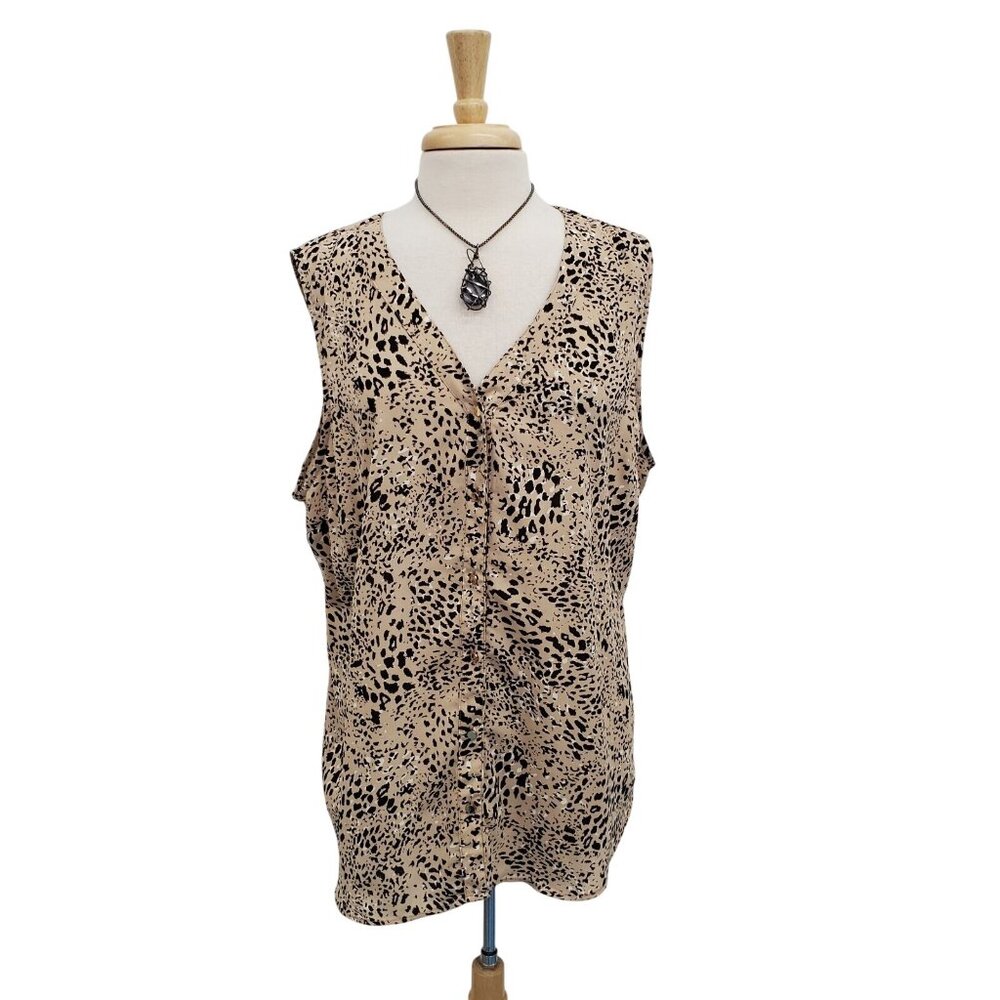 Maurices 2X Leopard Print Sleeveless V-Neck Button Blouse Top Animalcore Beige